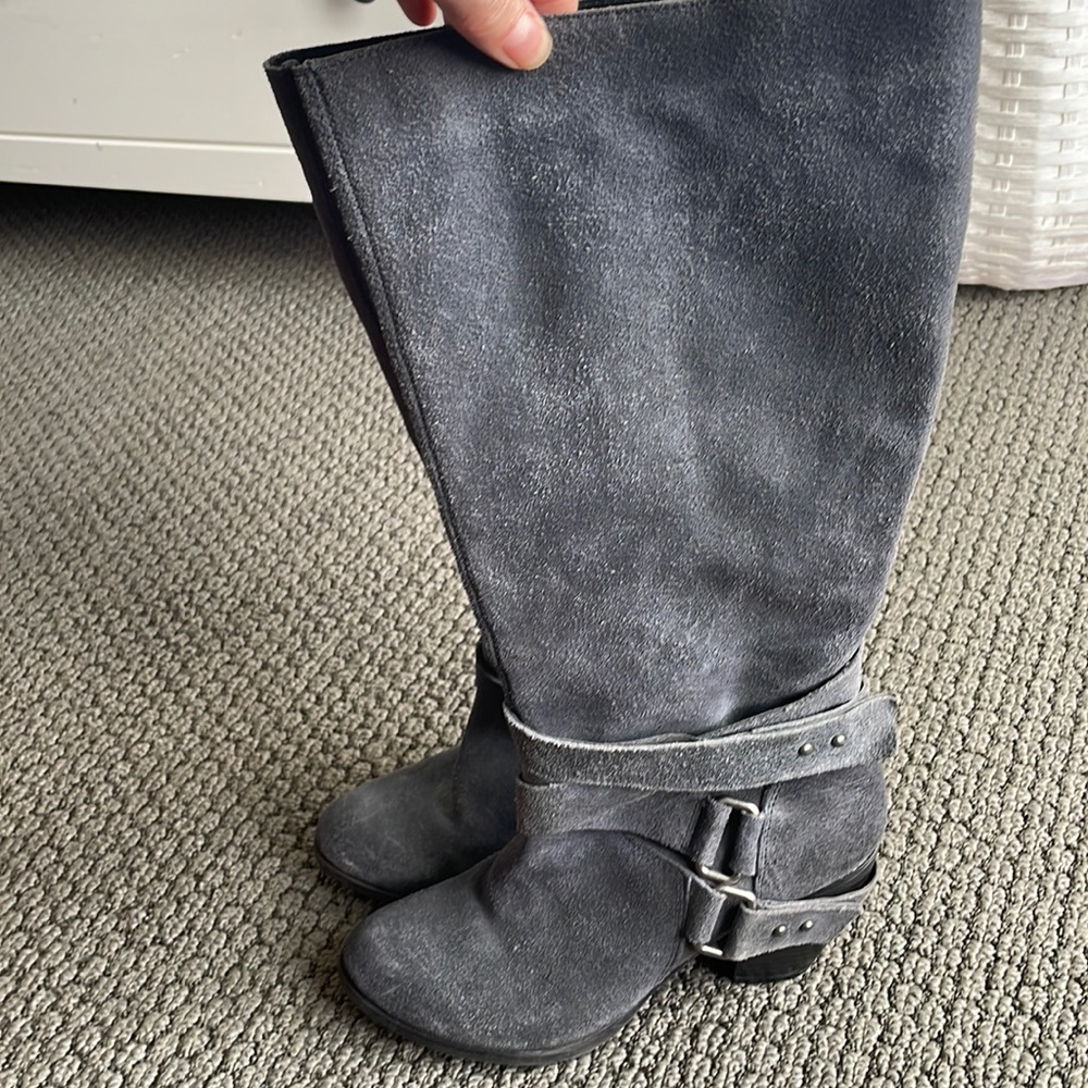Blue/gray leather boots